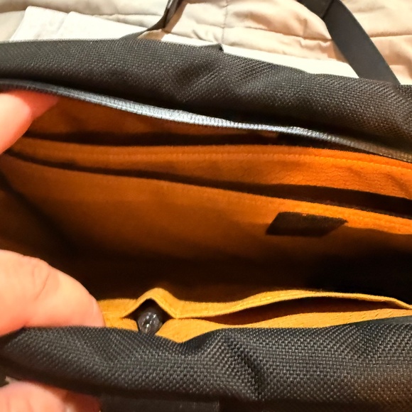 Waterfield Designs Agile Briefcase - Picture 3 of 6